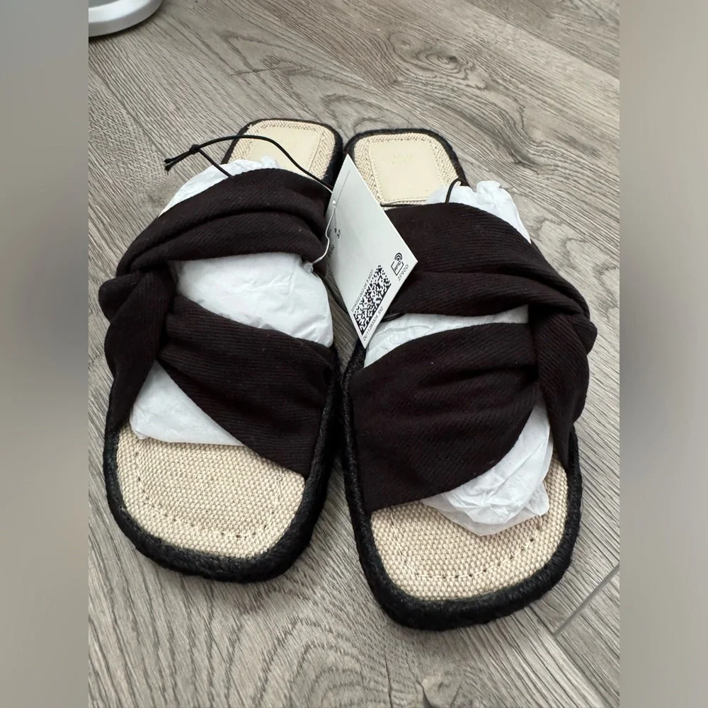 H&M Black and Cream Women's Sandals - Picture 6 of 7